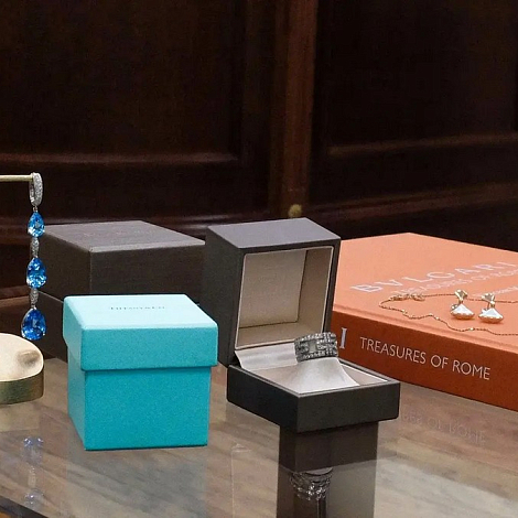 Искусство ювелирных изделий в Ломбарде 38: Стиль и элегантность в каждом украшении Искусство ювелирных изделий в Ломбарде 38: Стиль и элегантность в каждом украшении